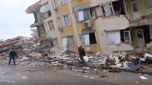 İstanbul için korkunç deprem senaryosu: 100 bin bina yıkılacak