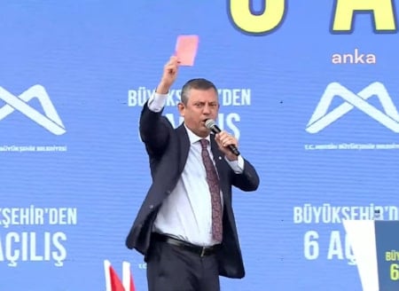 Özgür Özel'den iktidara kırmızı kart