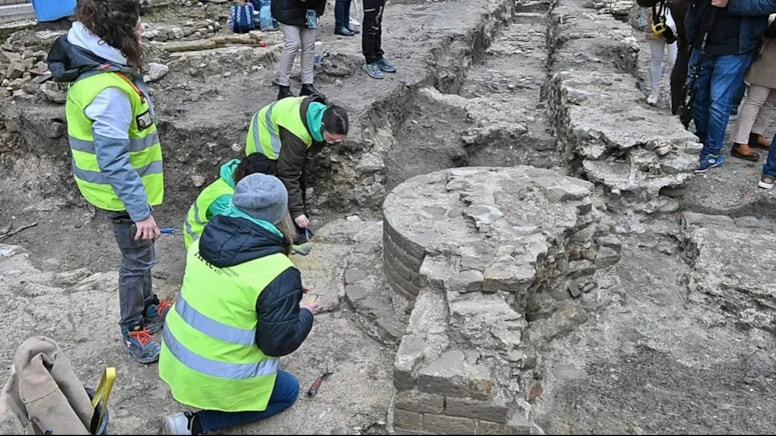 Dünya tarihini değiştirecek keşif! 2 bin yıllık kayıp bazilika bulundu