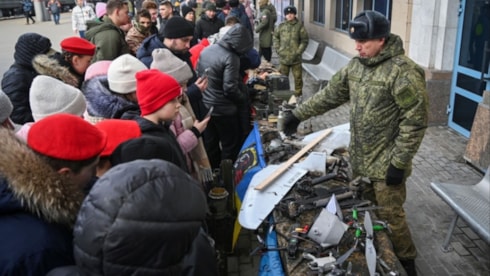 Rusya'dan savaş propagandası: Gezici sergi yaptılar