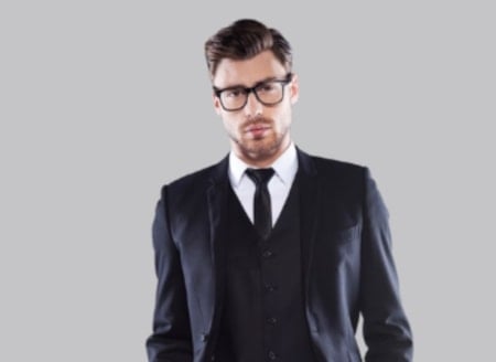 Küçük detay yılları siliyor... İşte erkekleri genç gösteren stil