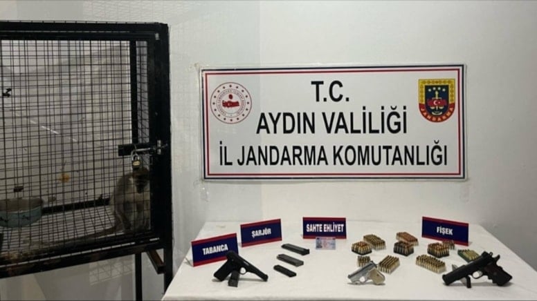Aydın’da operasyon: Ruhsatsız silah ve maymun ele geçirildi
