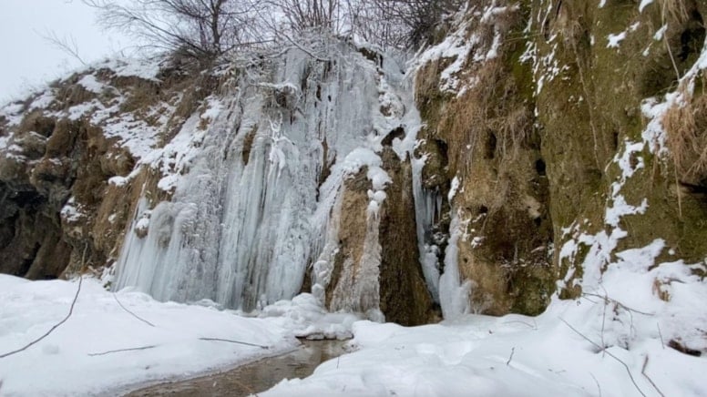 Girlevik Şelalesi dondu, 3 metrelik sarkıtlar oluştu