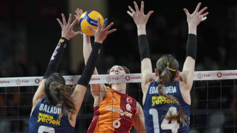 Fenerbahçe Medicana, Galatasaray Daikin'e set vermedi