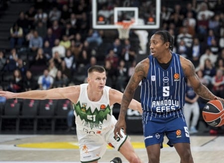 Nefes kesen maç Anadolu Efes'in