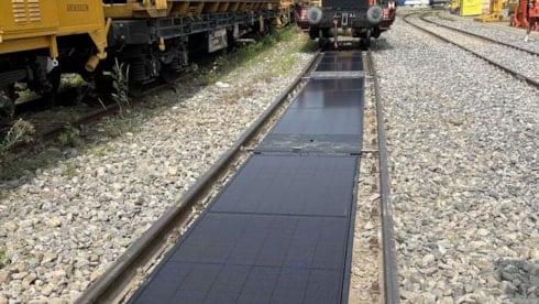 Tren raylarına güneş panelleri döşenecek! Yılda 1 milyar kilovatsaat elektrik üretecek