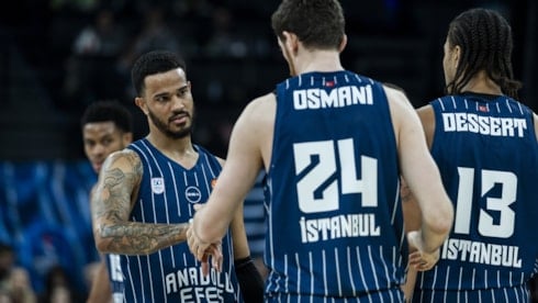 Anadolu Efes Eurolegue'de 9 maç sonra kazandı
