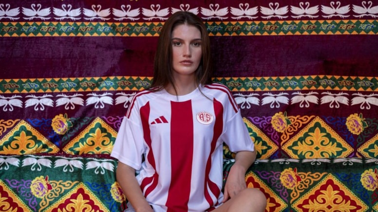 Antalyaspor'dan yörük çadırında mankenli forma tanıtımı