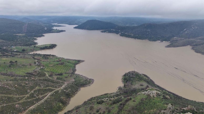 Yağışlar sonrası barajlar doldu, nehirler taştı