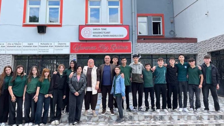 Andımız yasak siyaset serbest