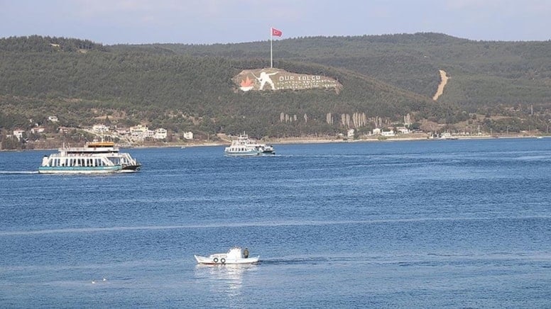Çanakkale Boğazı'na sis engeli: Gemi trafiği çift yönlü durduruldu