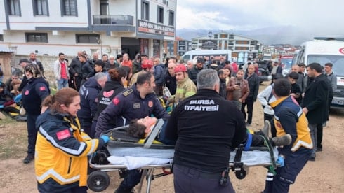 Çocuk direksiyon başına geçti, ortalık savaş alanına döndü