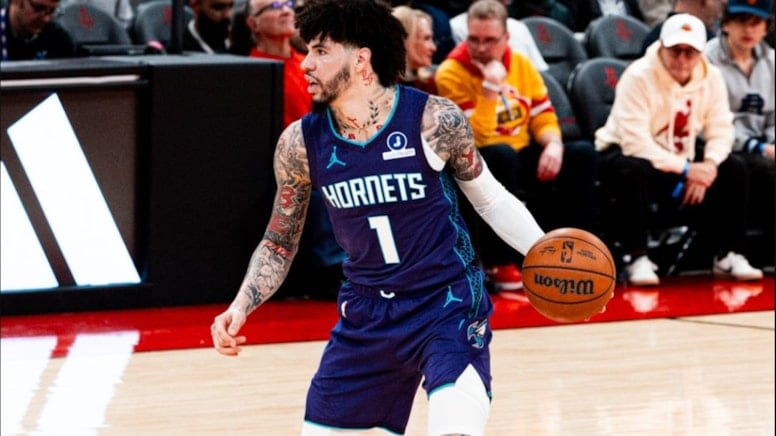 Rockets'ı deviren Hornets, seriye bağladı