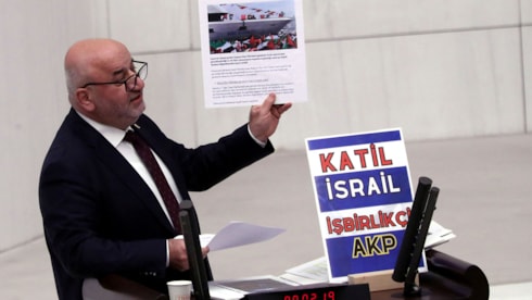 Saadet Partisi o vekilin peşinde