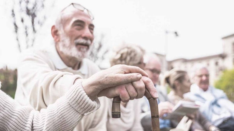 60 yaş üstü insanların genç nesilden duymaktan bıktığı 11 rahatsız edici ifade