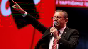 Özgür Özel'den istifa edenlere yanıt