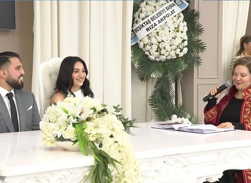 Dört yılda bir yıldönümü: Şimşek çifti 29 Şubat'ta evlendi