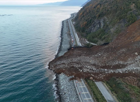 Diri diri toprağa gömülen 4 genç ucuz telefon için Gürcistan'a gidiyormuş
